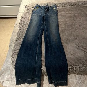 Wide leg stretch denim jeans!